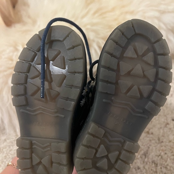 Never worn ZARA floral combat boot NWOT - Picture 2 of 3